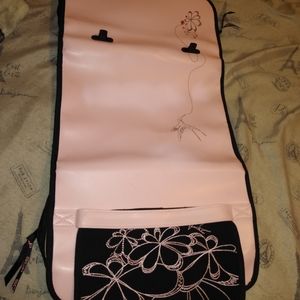 Flat iron carrier bag